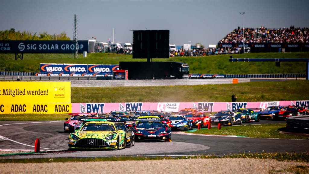 Oschersleben venter Thiim og Buus.
(Foto: DASU / ADAC Motorsport)